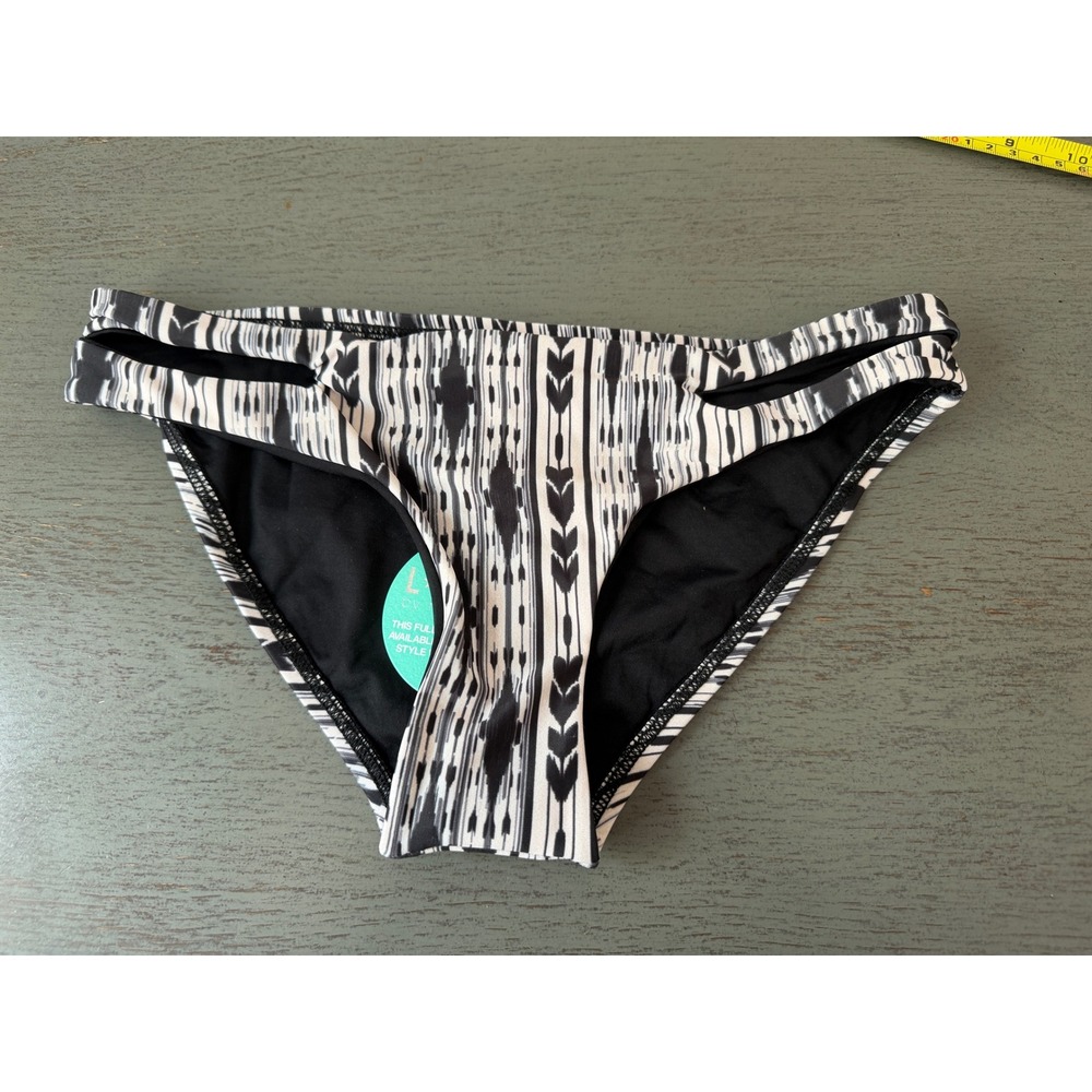 L Space Bikini Bottom Black White Ikat Arrow Print Cutout Full Cut XS NWOT